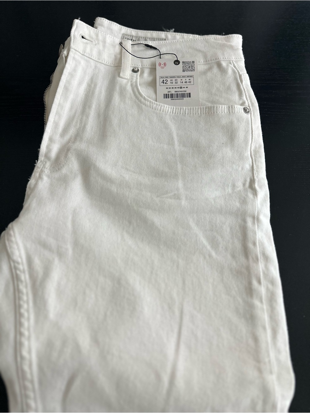 Zara Women’s White Denim Jeans - Classic Straight Fit